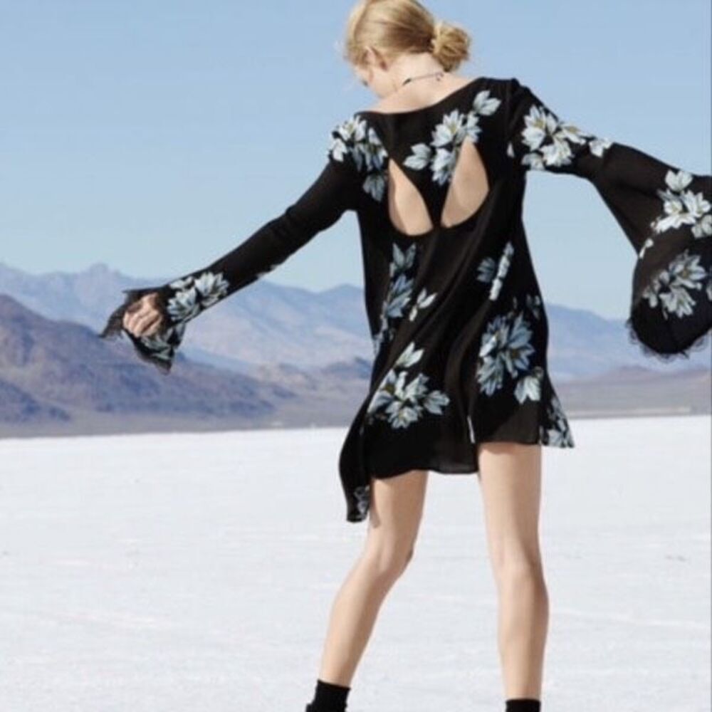 Free People‎ Wanderer Mini Dress Charcoal Floral Bell Sleeve As Seen On TV Small - Picture 7 of 15